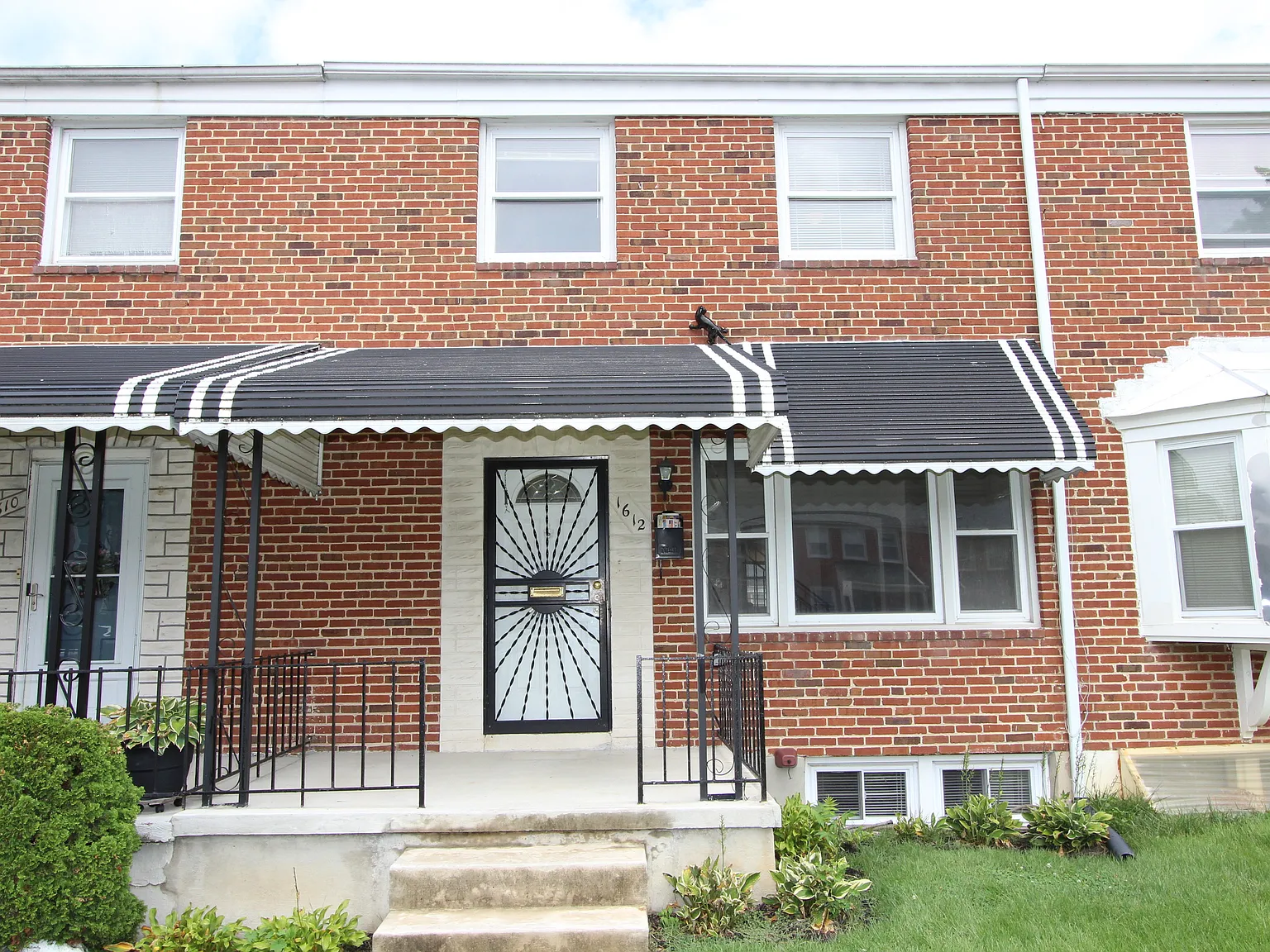 3 bed, 1.5 bath, 1716 sqft, $2,350 — Photo 1