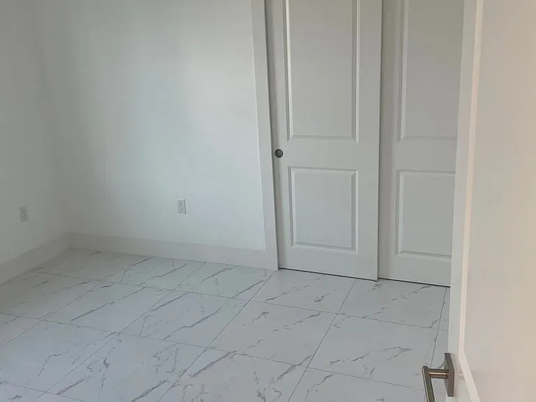 2425 Millie Ave S — Photo 10
