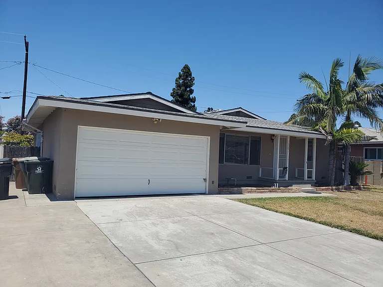 13201 Hazel St — Photo 2