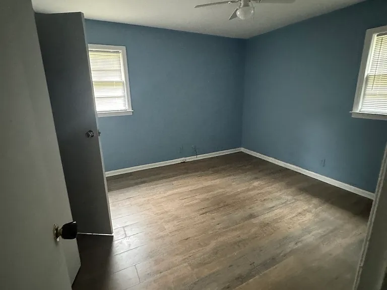 4300 Essex Rd — Photo 9