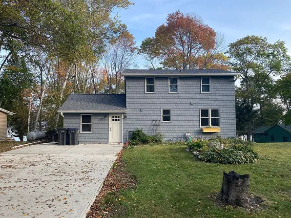 8912 Bittersweet Rd, Sturgeon Bay, WI 54235