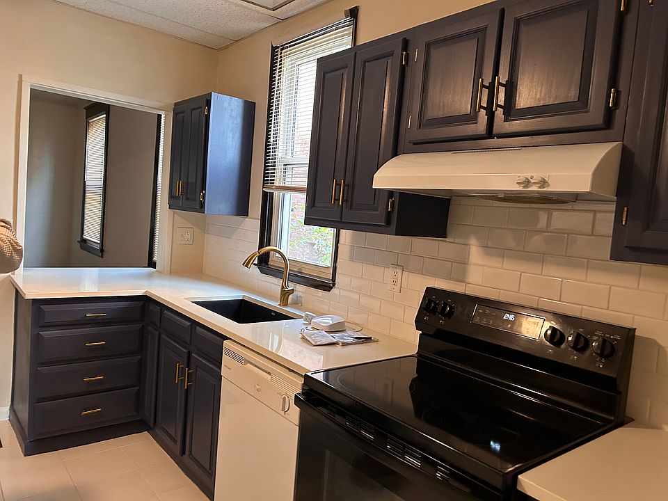 1st image of 2309 Morton Ave #1