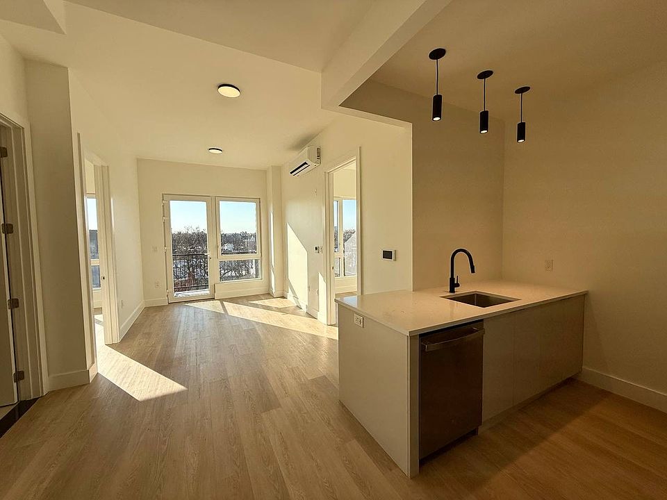 1st image of 358 E 28th St #5C