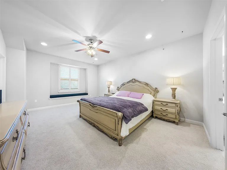 13800 Lyndhurst St #324 — Photo 17