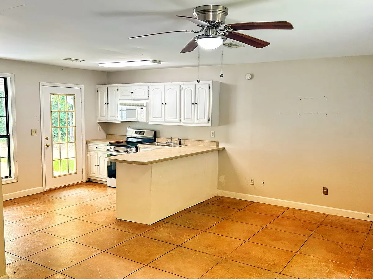 Building Photo - 16 County Road 302 #A