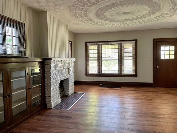 5th image of 129 College Ave #0