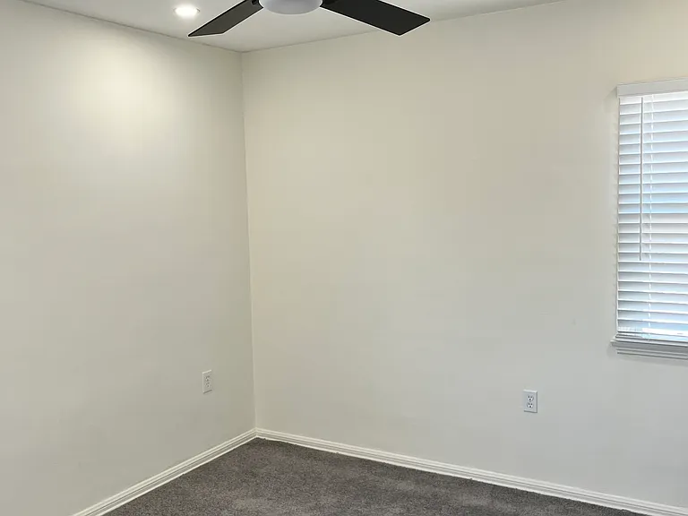 1258 S Cloverdale Ave — Photo 14