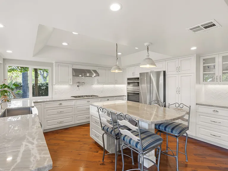 4501 Regents Ct — Photo 18