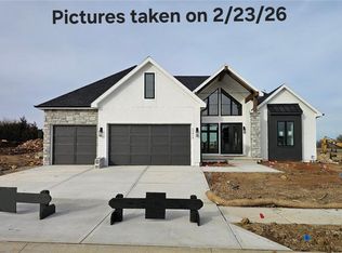 23920 W 112th Ter, Olathe, KS 66061