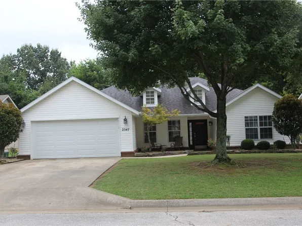 2547 W Arthur Hart St, Fayetteville, AR 72703