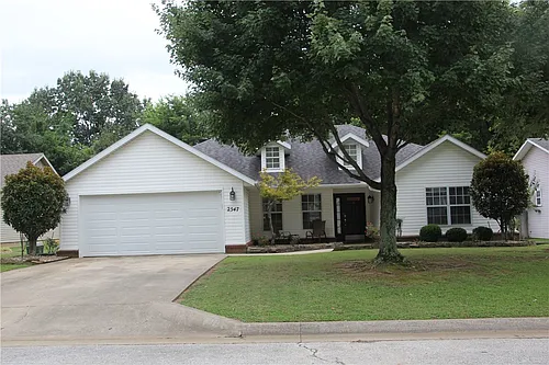 2547 W Arthur Hart St Photo 1