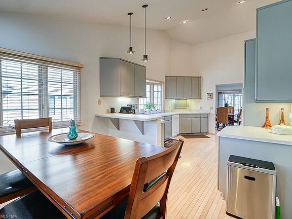 5th image of 2265 Waters Edge Dr #34