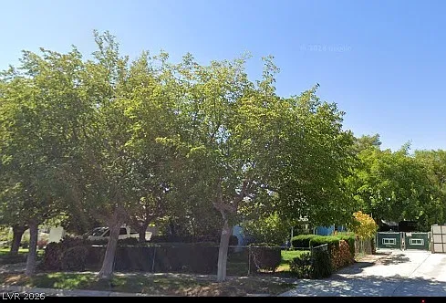 648 Utah St