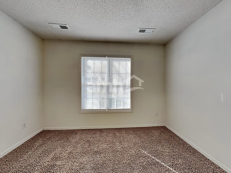 185 Charlotte Ct — Photo 9