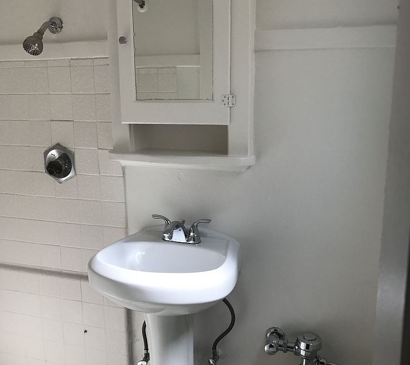 2nd image of 1622 P St APT 32