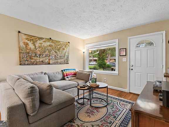 3rd image of 2089 Barbara Ln