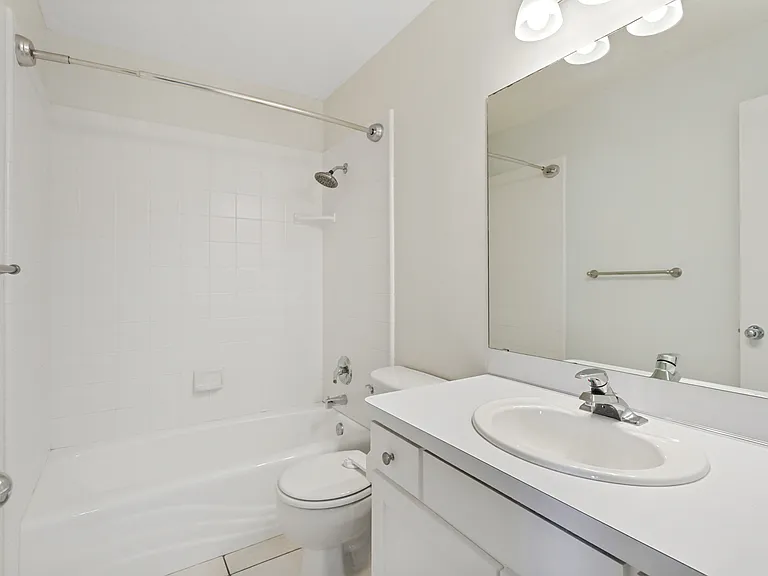 1137 E Holmes Creek Ln — Photo 15