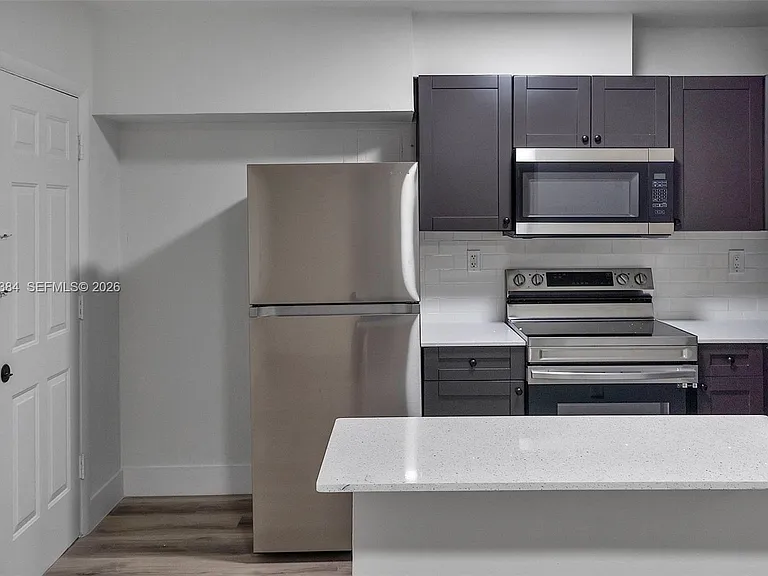 4037 SW 65th Ave #11 — Photo 5