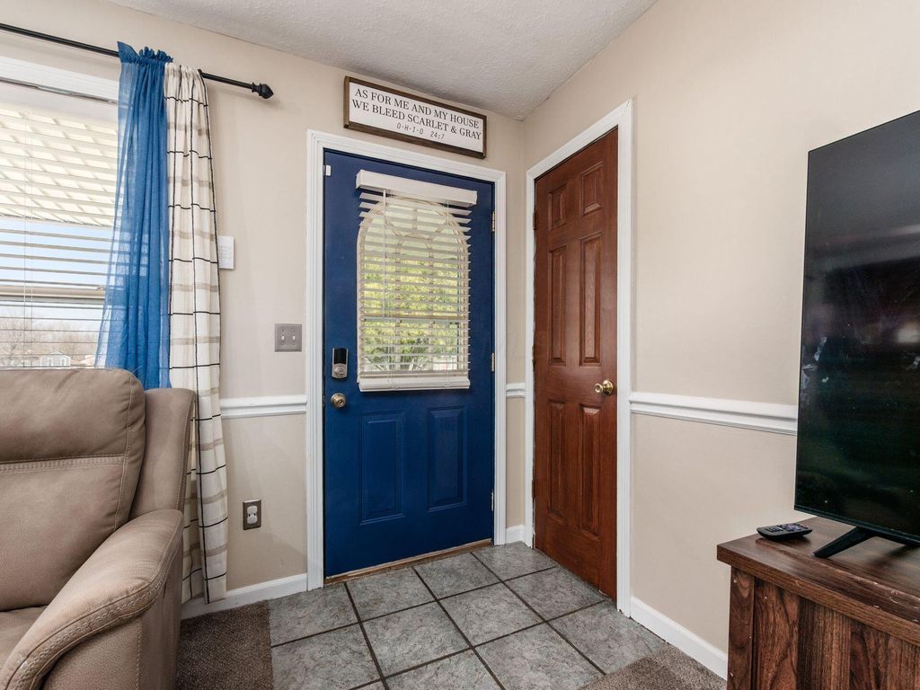 8715 Fairbrook Ave, Galloway, OH - View 4
