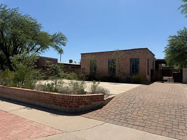 1934 E Mabel St