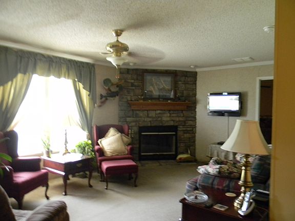 3rd image of 1220 Shankland Ave