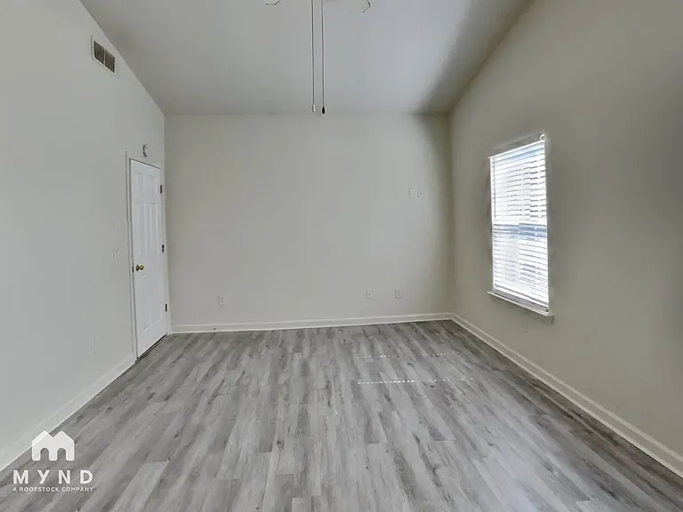 1297 Winwood Dr — Photo 8