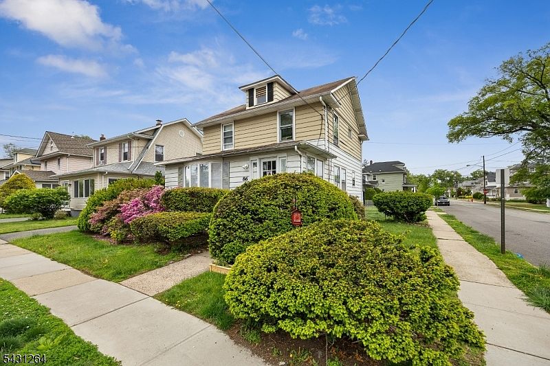 1st image of 86 Llewellyn Ave