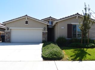 933 W Porter Ave, Visalia, CA 93291