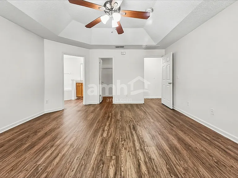 10008 Lancashire Dr — Photo 9