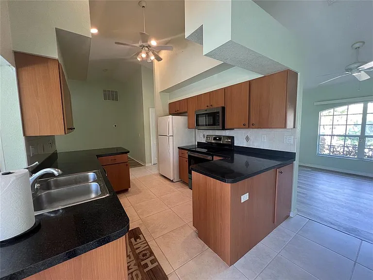 285 Millport St NW — Photo 7