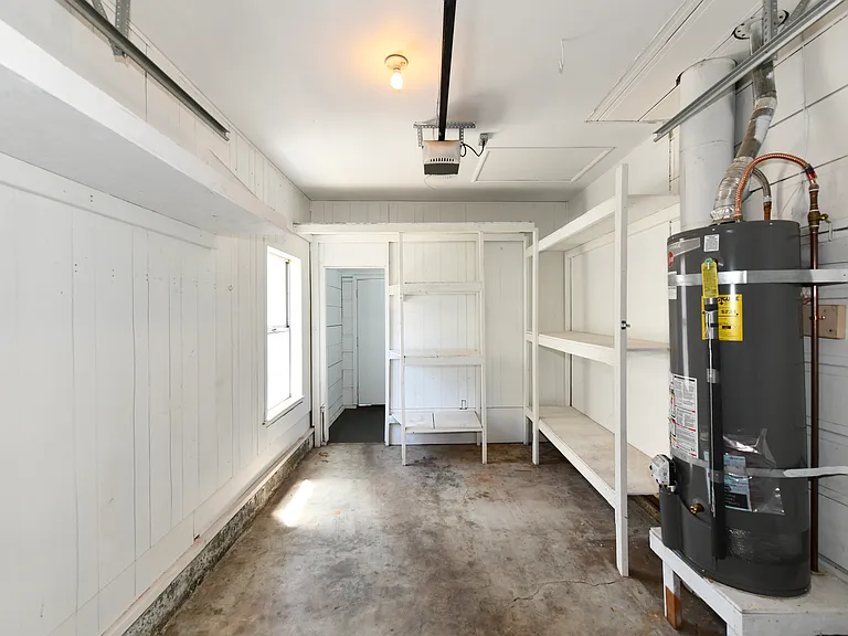 1415 Meek Ave — Photo 11