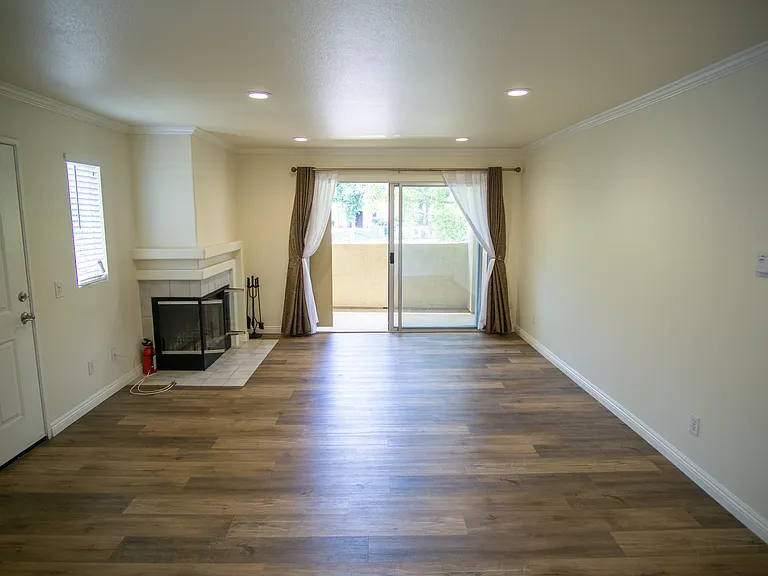 2042 Coolidge St — Photo 3