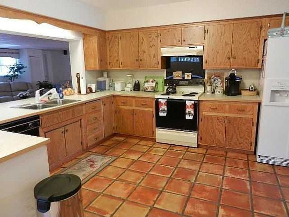 3rd image of 10101 Orange Dr