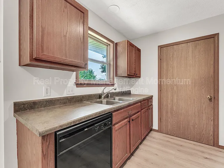 3251 W Scott St — Photo 7