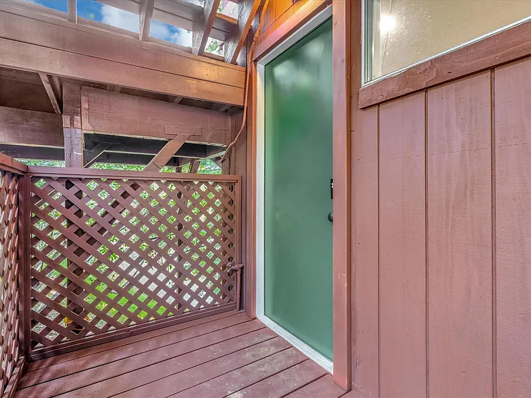 21050 Canyon View Dr — Photo 17