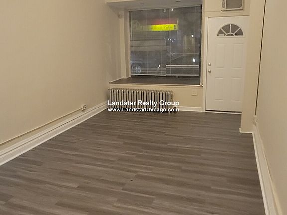 3rd image of 3811 W Montrose Ave #1E