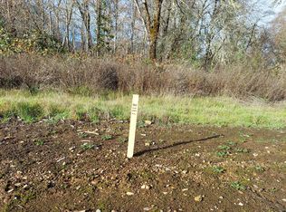 1318 Golf Club Dr, Cave Junction, OR 97523