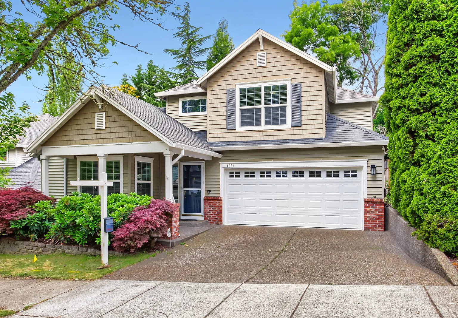 4 bed, 2.5 bath, 2103 sqft, $2,950 — Photo 1