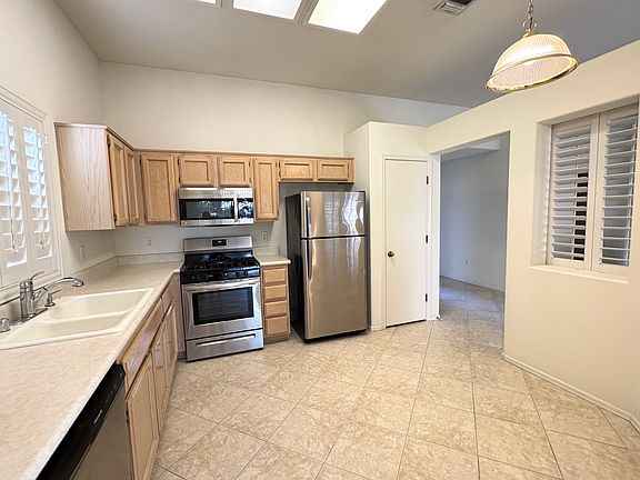 4th image of 482 Dalgreen Pl