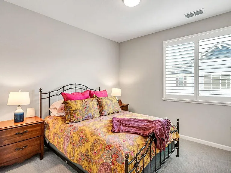 327 Pear Tree Ter #B — Photo 17