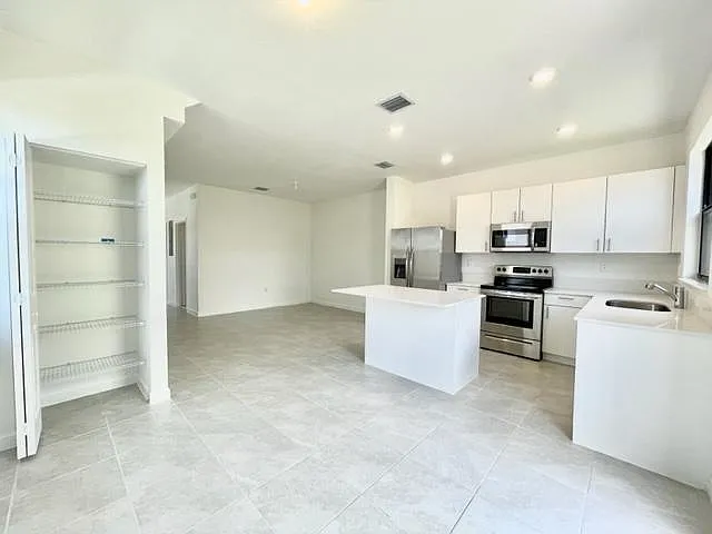 11719 SW 246th Ter — Photo 12