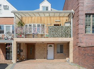 14137 72nd Cres, Flushing, NY 11367