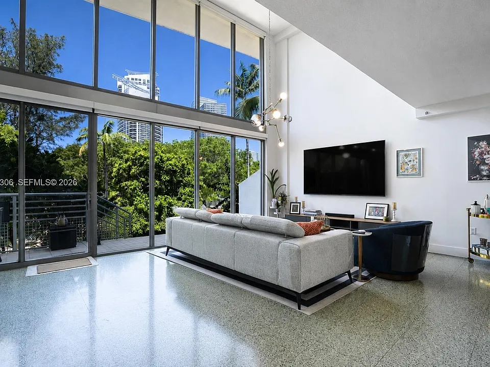 245 Michigan Ave #5-LG