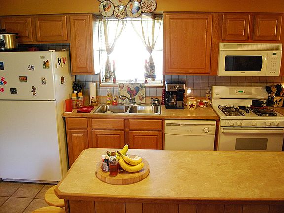 2nd image of 76 Starview Dr