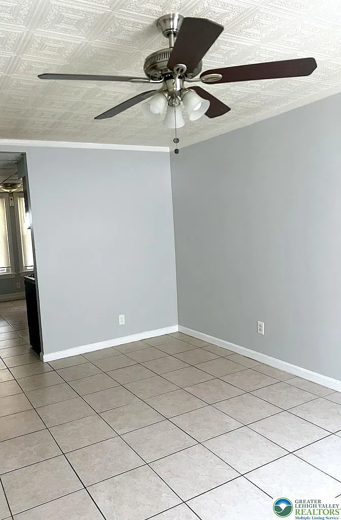 3 bed, 1.0 bath, 1008 sqft, $1,850 — Photo 3