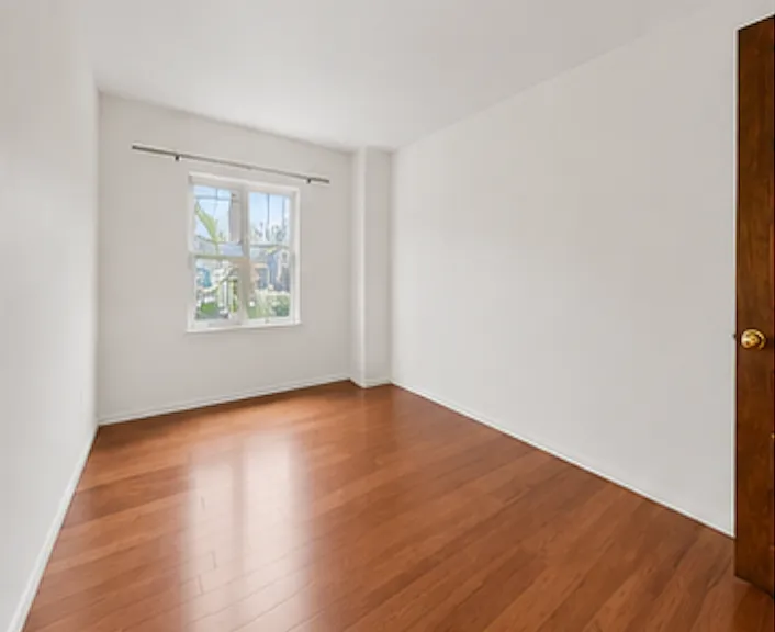 759 N Ringgold St #B — Photo 4