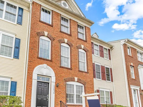 25090 Lomax Ter, Chantilly, VA 20152