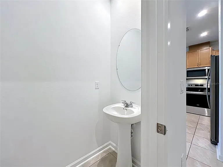 9848 Walkway Dr — Photo 16