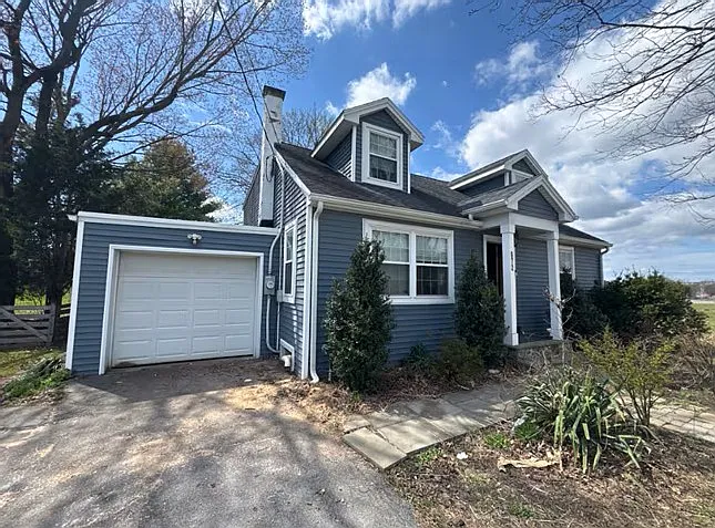 672 Fishburn Rd — Photo 1