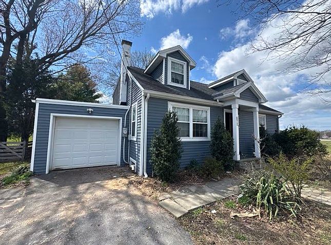 1st image of 672 Fishburn Rd